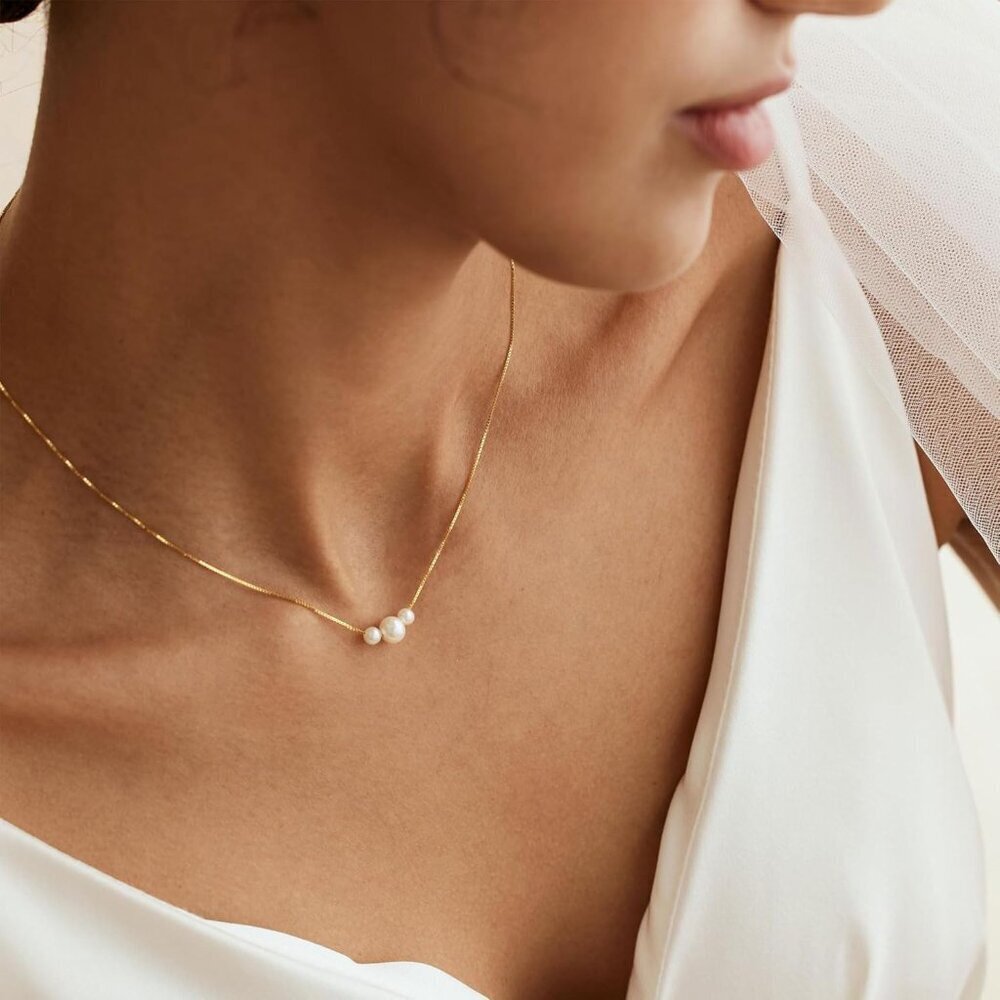 Gold Pearl Necklaces for Women Trendy, 14K Gold Plated Dainty Necklace Simple La - Picture 3 of 7
